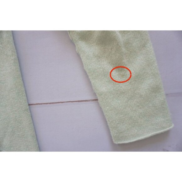 360 Cashmere Light Green 100% Cashmere V-Neck Sweater - Size S - Picture 5 of 8